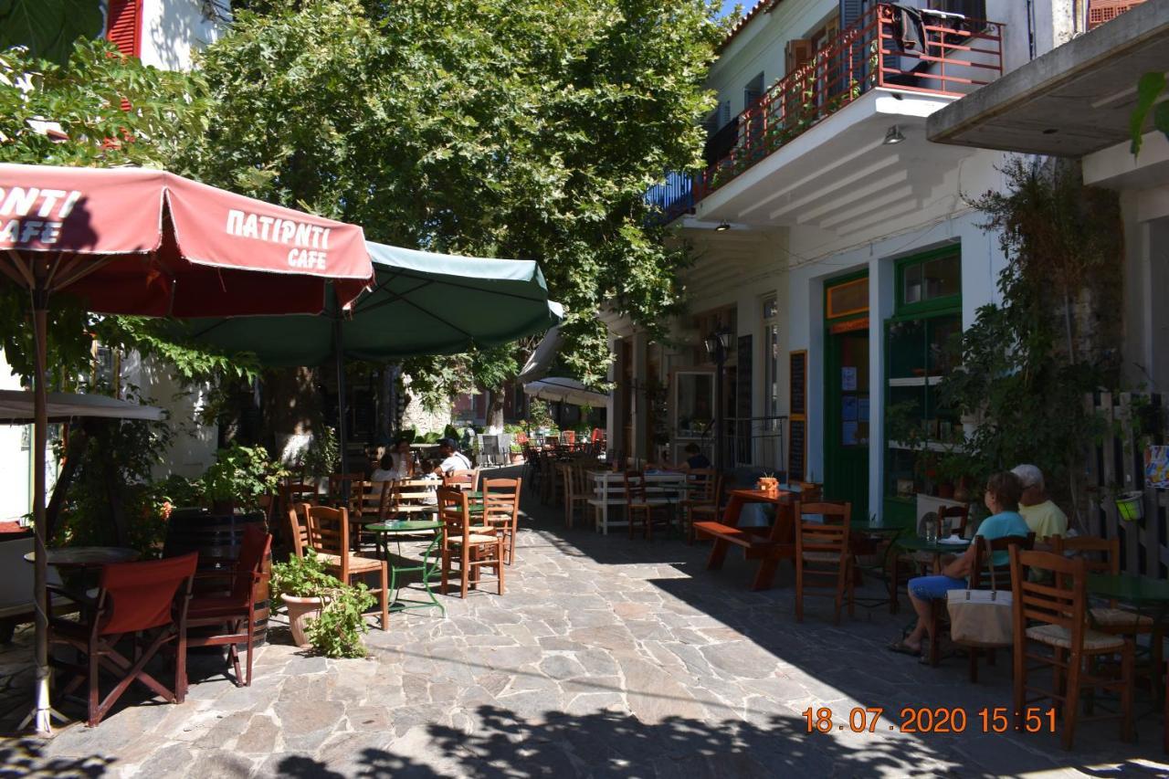 The Central House! Raches  Екстериор снимка